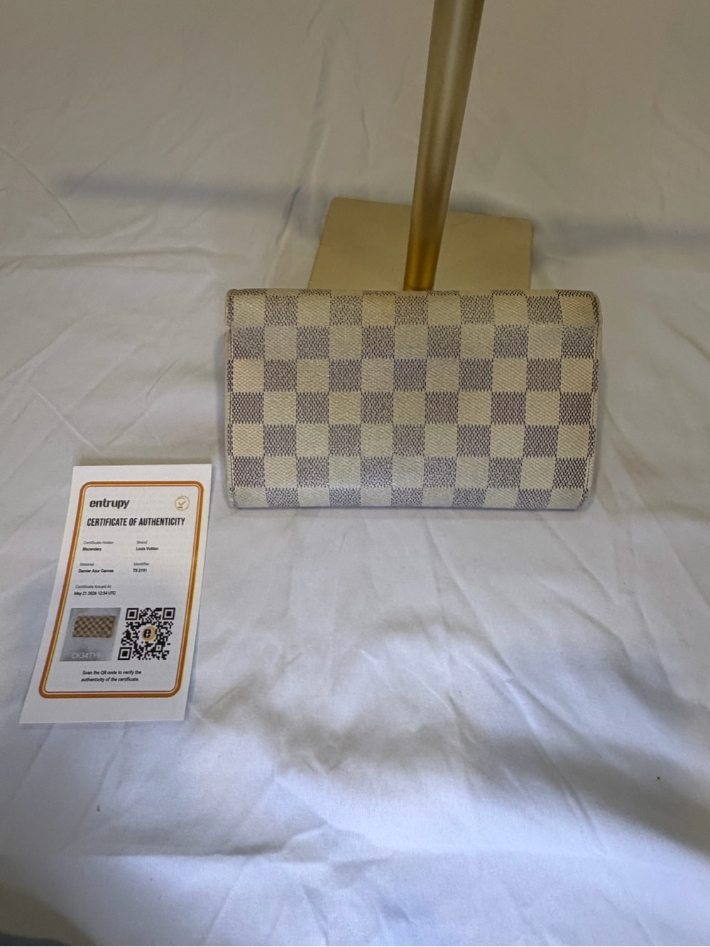 Louis Vuitton Damier Azur Sarah Wallet - Picture 9 of 10